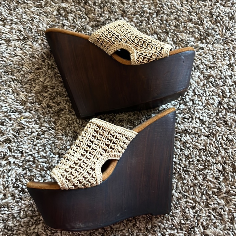 Brown clogs - Picture 2 of 4